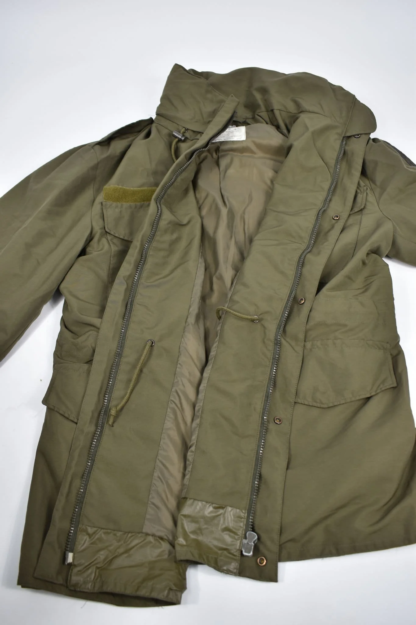 Austrian Military Surplus Waterproof Goretex Field Jacket - Image 3