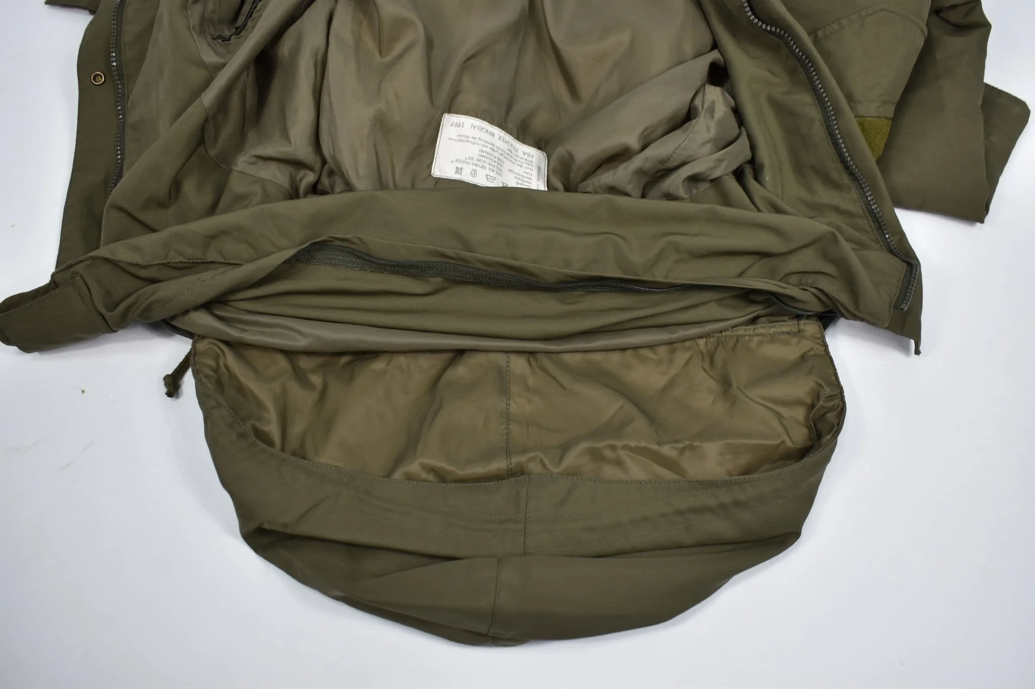 Austrian Military Surplus Waterproof Goretex Field Jacket - Image 9