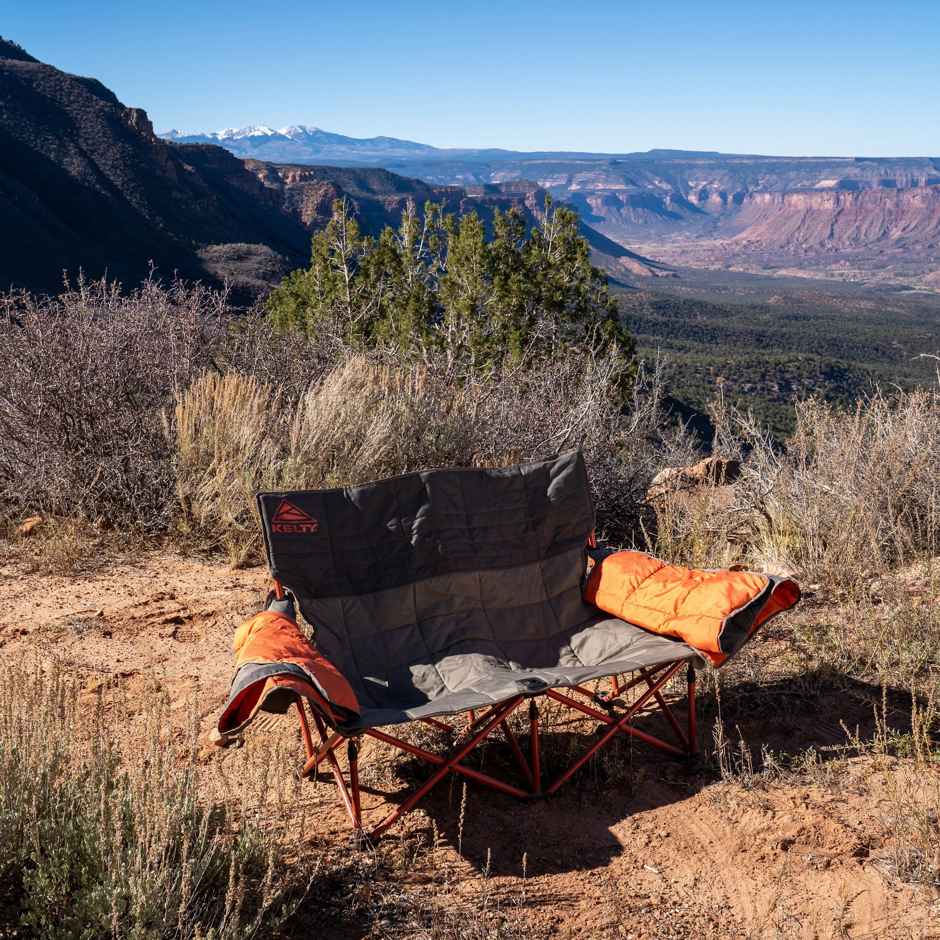 Kelty Low-Loveseat Double Camping Chair - Nest Bungee Cord/Beluga - Image 15