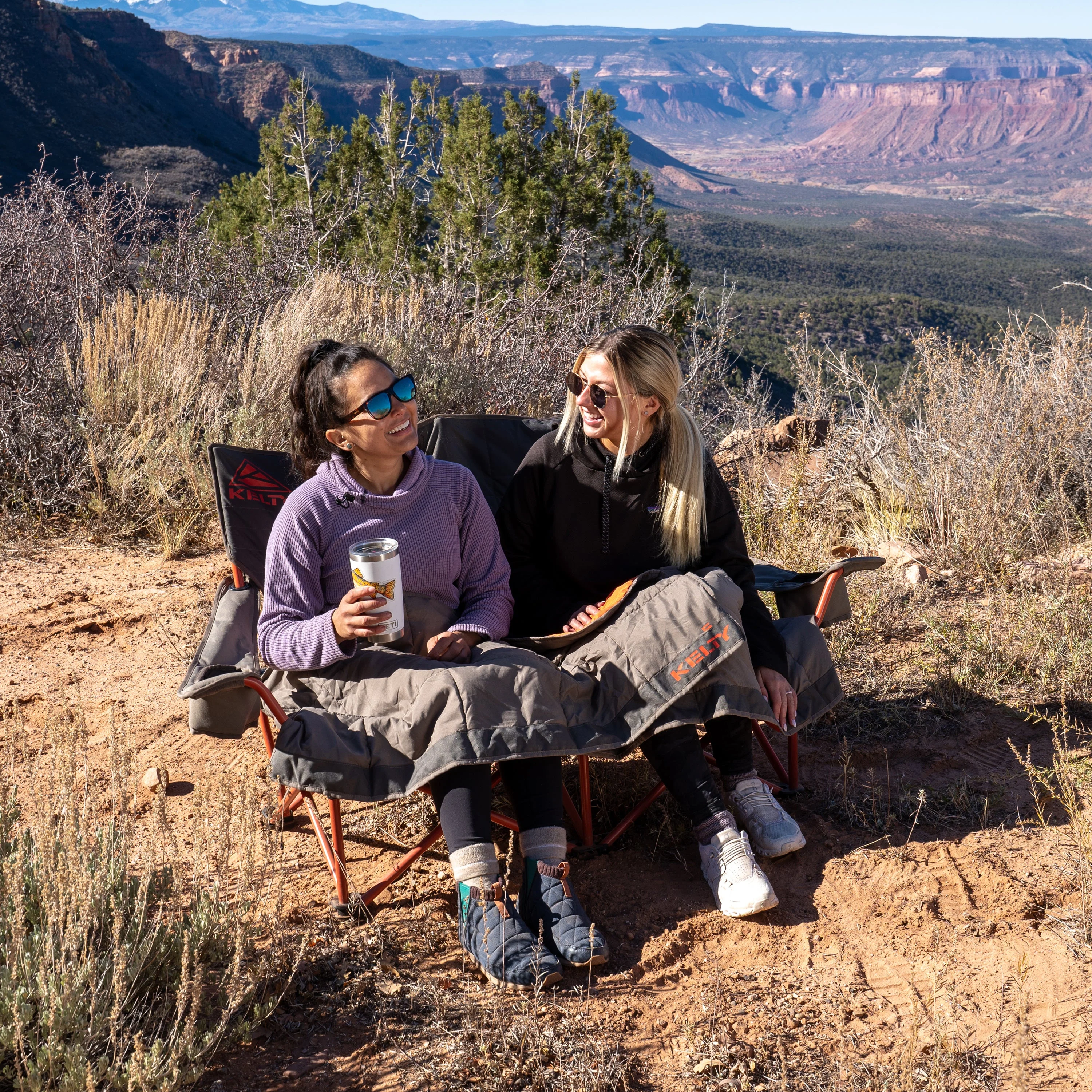 Kelty Low-Loveseat Double Camping Chair - Nest Bungee Cord/Beluga - Image 16