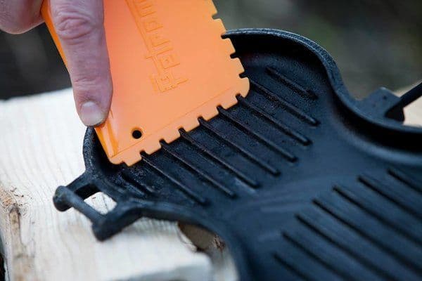 Petromax Ridged Scraper For Dutch Ovens And Skillets - Image 3