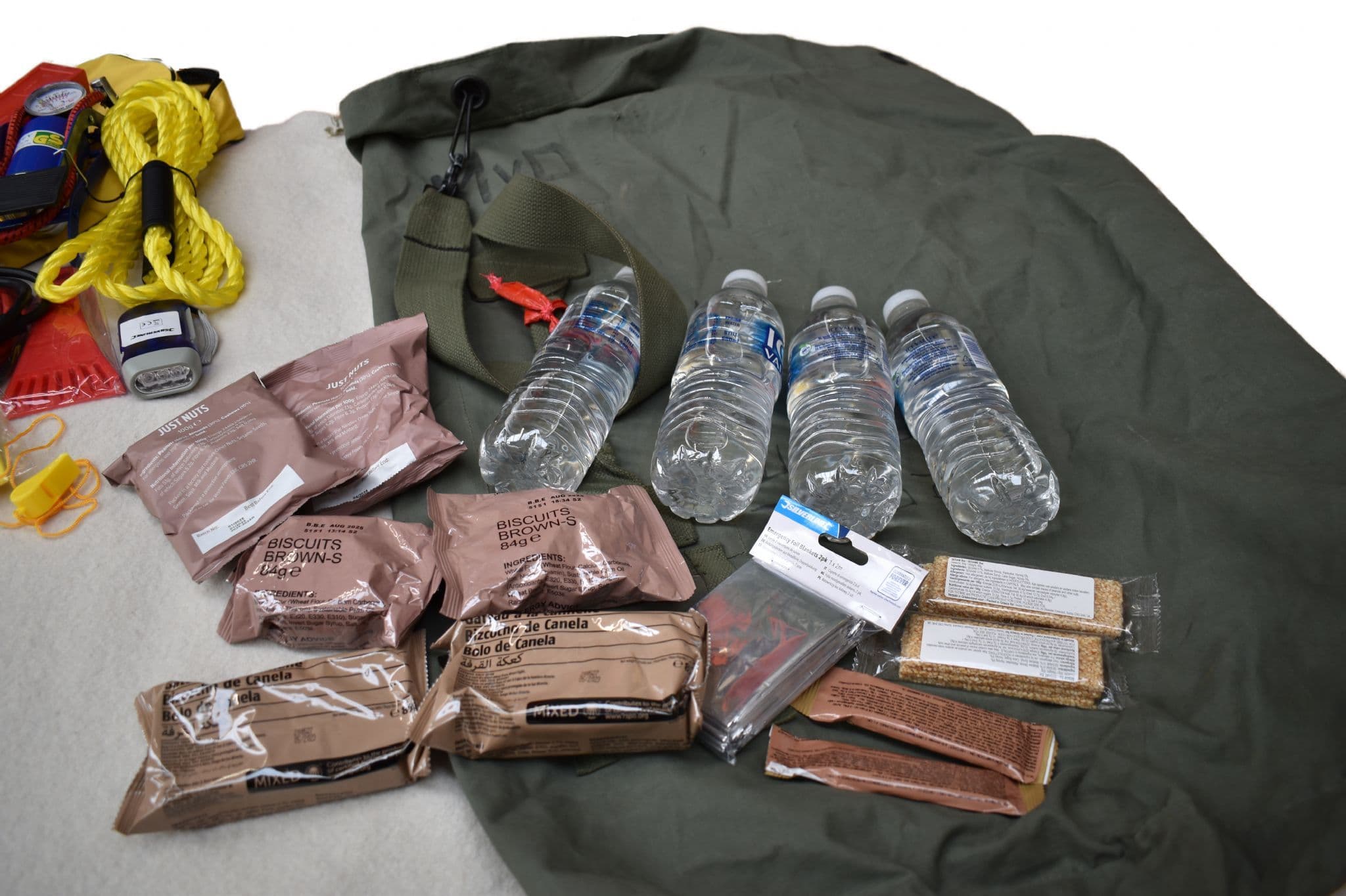 Preppers Shop Winter Emergency Car Kit - Image 3