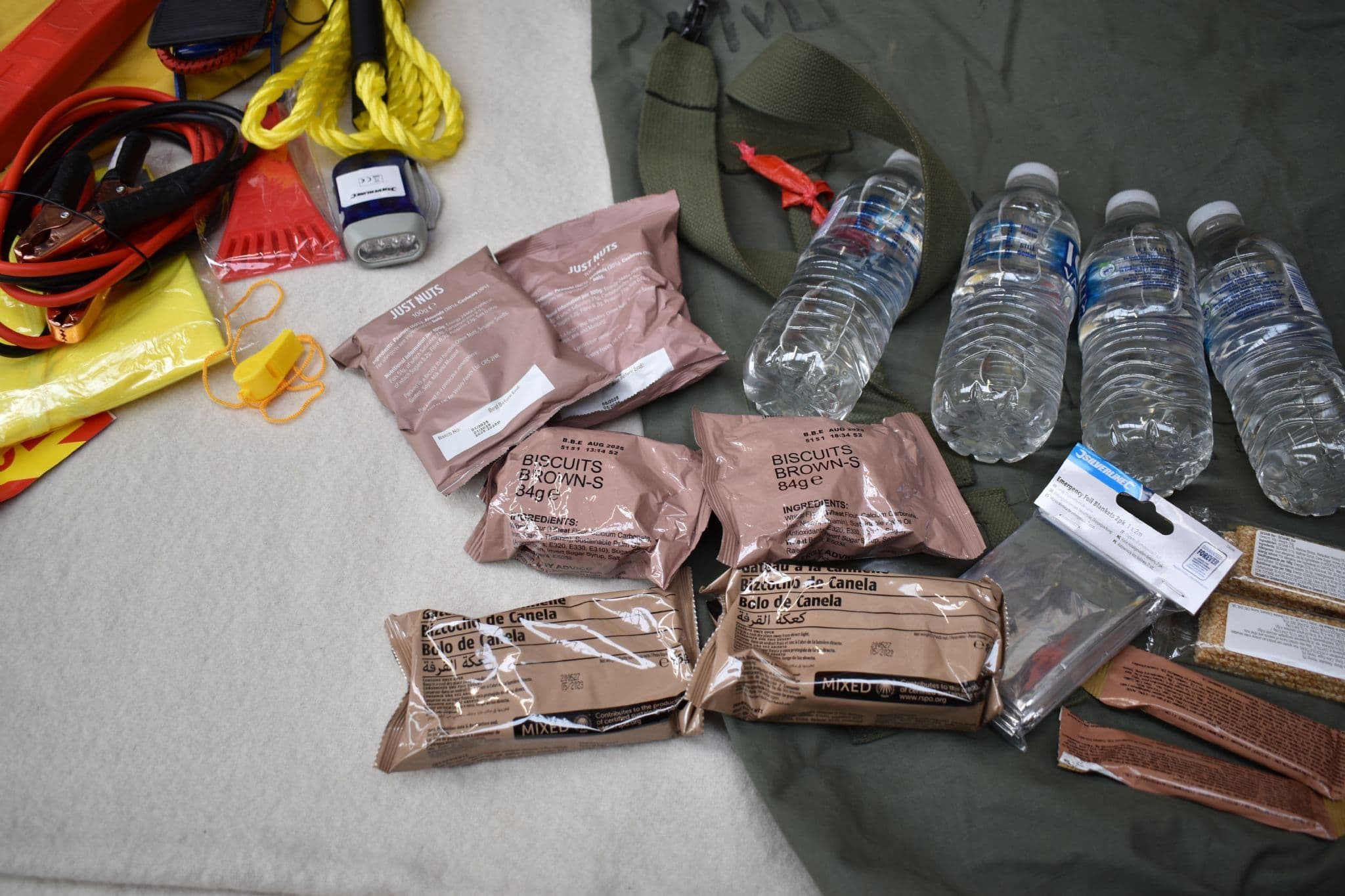 Preppers Shop Winter Emergency Car Kit - Image 5