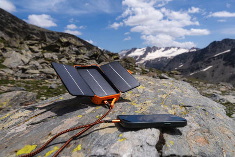 XStorm Xtreme Solar Power Bank with Torch 20W - 10,000mAh - Image 10